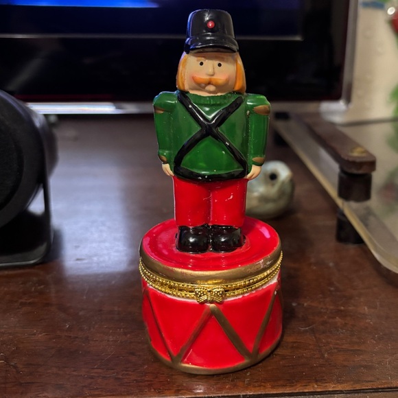 Porcelain Limoge Box nutcracker trinket decor - Picture 2 of 5